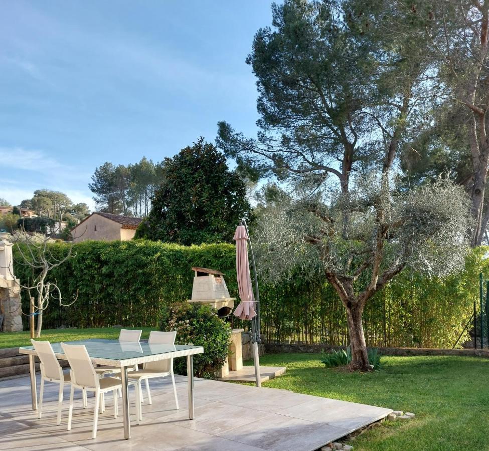 Gite Les Pins Climatise Piscine Chauffee Jardin Peymeinade Buitenkant foto
